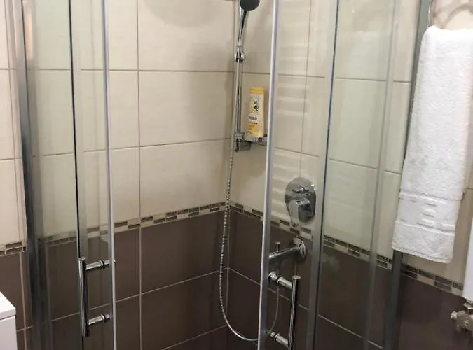 Apartamento Jezdic 2 *